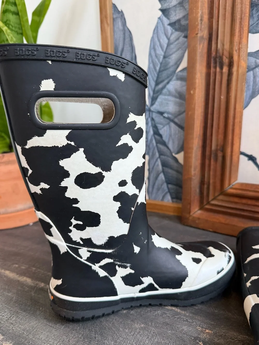 Bogs Cow Print Rain Boots  Kids Size 1 Black White Waterproof Rubber Boots